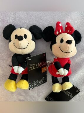 NWT nuimos Mickey and Minnie Disney parks plush